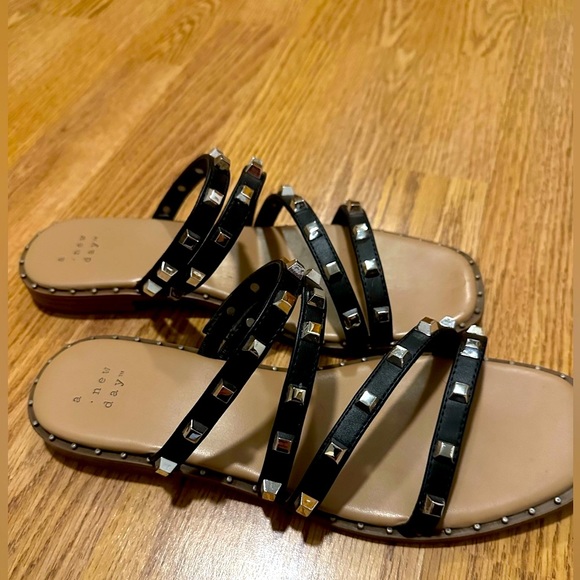 Black studded sandals - Picture 2 of 4